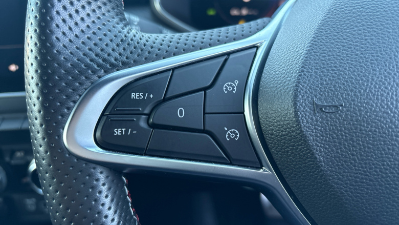 Renault Clio 1.6 E-TECH Hybrid 140 RS Line 5dr Auto Hybrid Hatchback